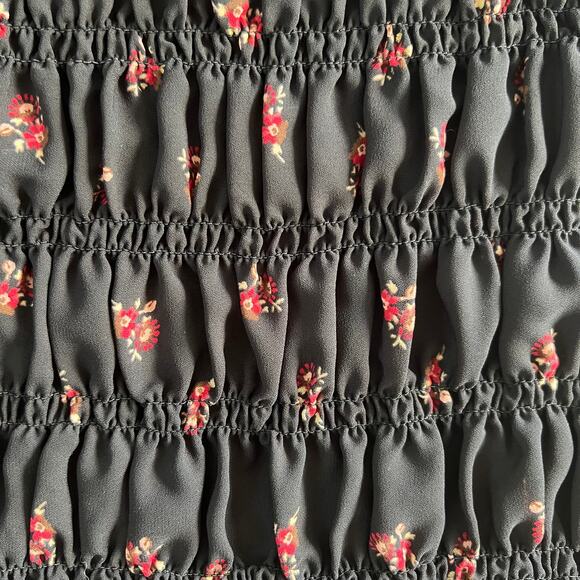 Lily White Black Floral Smocked Peplum Blouse Women’s Size L Puff Sleeve - Picture 7 of 7